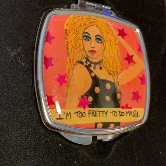BAD GIRL COUTURE  MIRROR COMPACT IN BOX - Picture 4 of 13